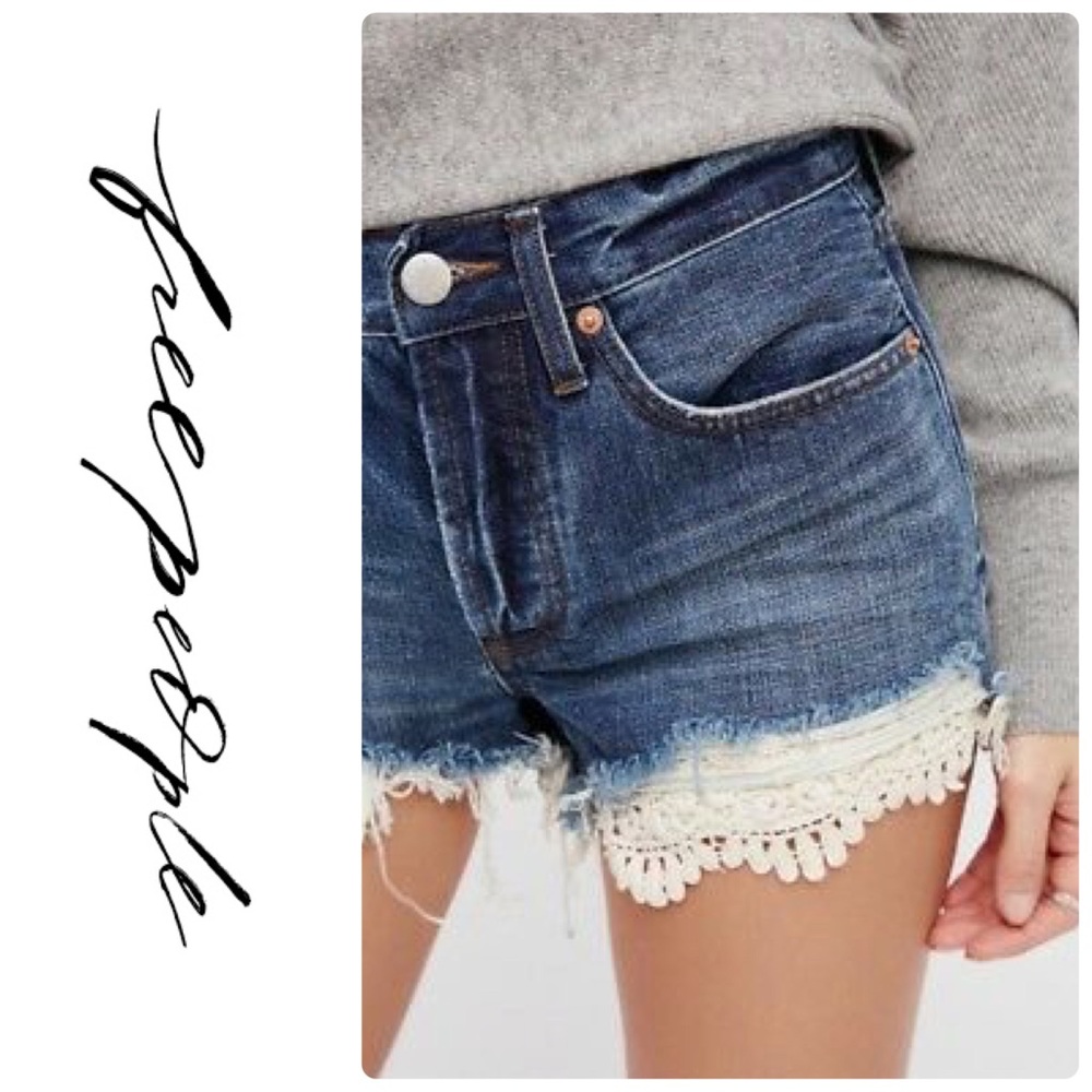 BNWT Free People Daisy Crochet-Detail Denim Shorts